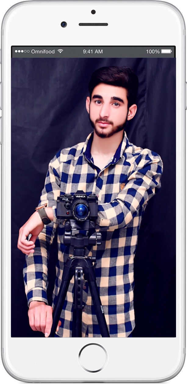 saqlain photo on iPhone